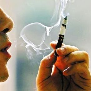 丟掉吧，吸煙也會(huì)引發(fā)白內(nèi)障！