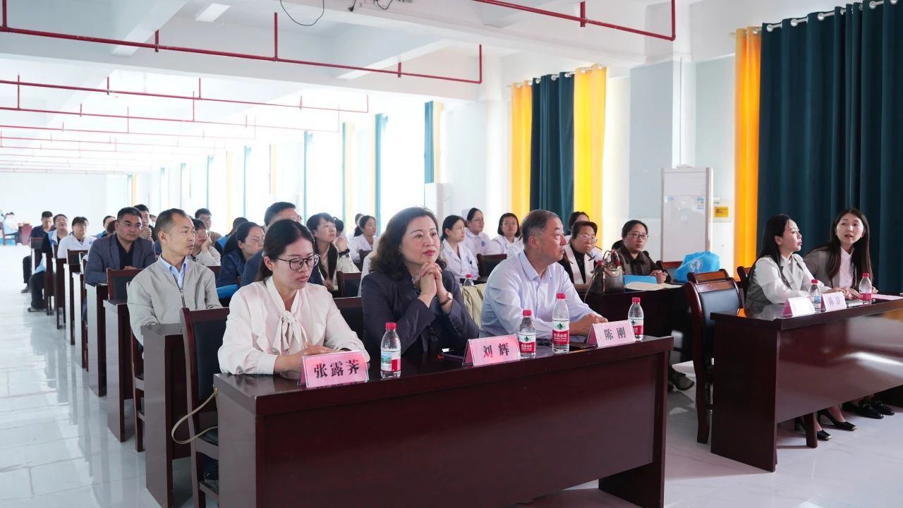 河南“明亮工程”疑難眼病會(huì)診公益活動(dòng)